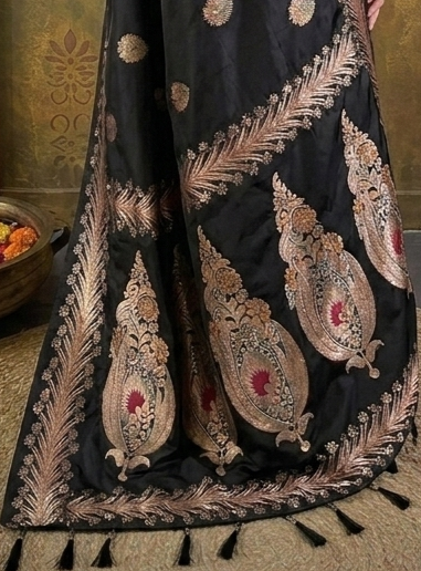 Banarasi Silk Saree with Zari Weaving work